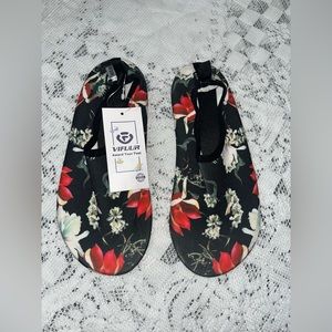 Floral print VIFUUR unisex water shoes